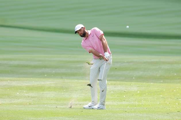PONTE VEDRA BEACH, FL - MARCH 15: PGA, Golf Herren golfer Scottie Scheffler hits out of the fairway on the 9th hole during The Players Championship on March 15, 2024, at TPC Sawgrass in Ponte Vedra Beach, Florida. (Photo by Brian Spurlock Icon Sportswire) GOLF: MAR 15 PGA THE PLAYERS Championship EDITORIAL USE ONLY Icon24031531