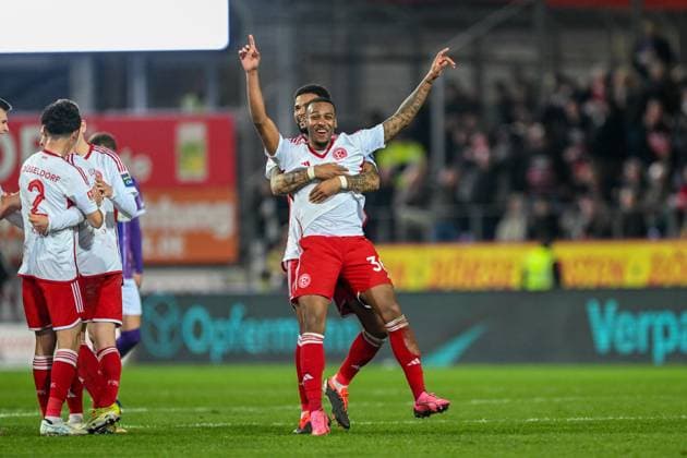 2 Bundesliga VfL Osnabrück Fortuna Düsseldorf on 15 03 2024 at the Bremer Brücke in Osnabrück Cheering, goal celebration, goal scorer, goal scorer Marlon Mustapha Duesseldorf cheers after his goal for 0 3 MT
