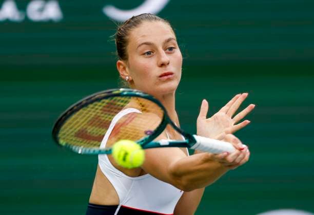 March 15, 2024 Marta Kostyuk of the Ukraine returns a shot against Iga Swiatek of Poland in their Semifinal match during the BNP Paribas Open in Indian Wells, CA. CSM Indian Wells United States of America - ZUMAc04_ 20240315_zma_c04_158 Copyright: xCharlesxBausx