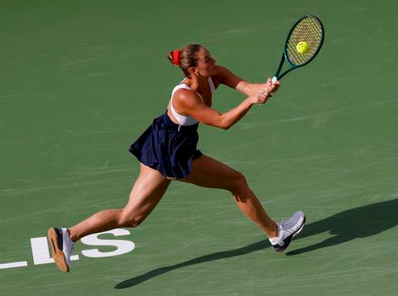 March 15, 2024 Marta Kostyuk of the Ukraine returns a shot against Iga Swiatek of Poland in their Semifinal match during the BNP Paribas Open in Indian Wells, CA. CSM Indian Wells United States of America - ZUMAc04_ 20240315_zma_c04_231 Copyright: xCharlesxBausx