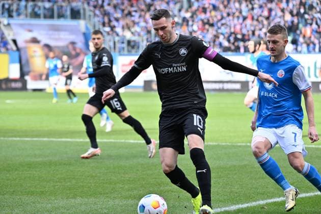16 03 2024 Soccer Season 2023 2024 2 Soccer Bundesliga 26 Matchday FC Hansa Rostock FCH SpVgg Greuther Fürth Kleeblatt Sportfoto Zink xwoxzix DFL regulations prohibit any use of photographs as image sequences and or quasi video only for editorial use Branimir Hrgota 10 SpVgg Greuther Fürth Nico Neidhart 7, FC Hansa Rostock FCH