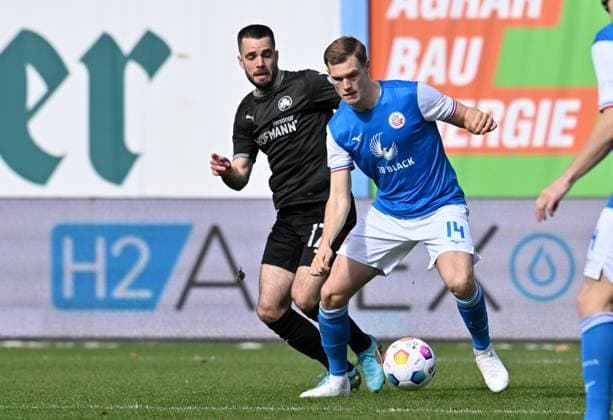 16 03 2024 Soccer Season 2023 2024 2 Soccer Bundesliga 26 Matchday FC Hansa Rostock FCH SpVgg Greuther Fürth Kleeblatt Sportfoto Zink xwoxzix DFL regulations prohibit any use of photographs as image sequences and or quasi video only for editorial use Niko Gießelmann Giesselmann 17, SpVgg Greuther Fürth Svante Ingelsson 14, FC Hansa Rostock FCH
