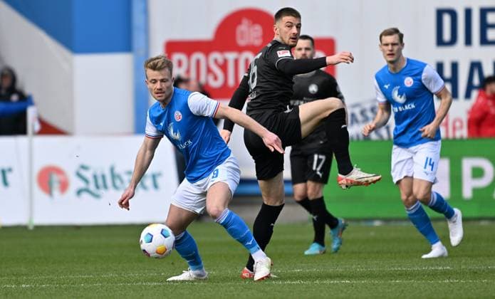 16 03 2024 Soccer Season 2023 2024 2 Soccer Bundesliga 26 Matchday FC Hansa Rostock FCH SpVgg Greuther Fürth Kleeblatt Sportfoto Zink xwoxzix DFL regulations prohibit any use of photographs as image sequences and or quasi video only for editorial use Simon Rhein 8, FC Hansa Rostock FCH Lukas Petkov 16, SpVgg Greuther Fürth