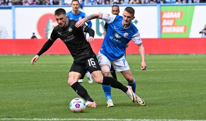16 03 2024 Soccer Season 2023 2024 2 Soccer Bundesliga 26 Matchday FC Hansa Rostock FCH SpVgg Greuther Fürth Kleeblatt Sportfoto Zink xwoxzix DFL regulations prohibit any use of photographs as image sequences and or quasi video only for editorial use Lukas Petkov 16, SpVgg Greuther Fürth Nico Neidhart 7, FC Hansa Rostock FCH