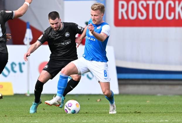 16 03 2024 Soccer Season 2023 2024 2 Soccer Bundesliga 26 Matchday FC Hansa Rostock FCH SpVgg Greuther Fürth Kleeblatt Sportfoto Zink xwoxzix DFL regulations prohibit any use of photographs as image sequences and or quasi video only for editorial use Niko Gießelmann Giesselmann 17, SpVgg Greuther Fürth Kai Pröger Proeger 9, FC Hansa Rostock FCH