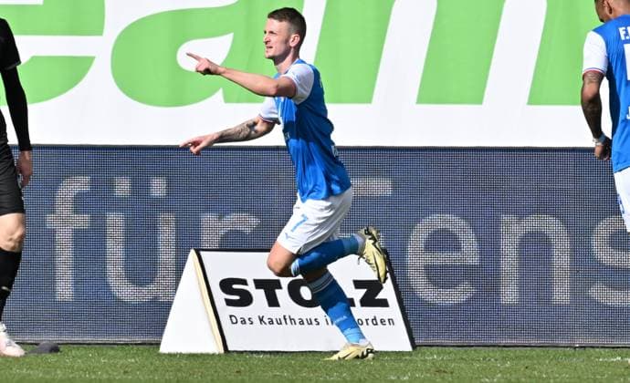 16 03 2024 Soccer Season 2023 2024 2 Soccer Bundesliga 26 Matchday FC Hansa Rostock FCH SpVgg Greuther Fürth Kleeblatt Sportfoto Zink xwoxzix DFL regulations prohibit any use of photographs as image sequences and or quasi video only for editorial use Torjubel Jubel Freude nach Treffer Tor Torschuß zum 1 0 durch Nico Neidhart 7, FC Hansa Rostock FCH