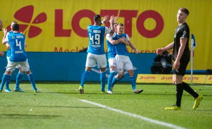 16 03 2024, Soccer, GER, Men, 2 Soccer Bundesliga, 2 Bundesliga, 2 FBL, Matchday 26, FC Hansa Rostock SpVgg Greuther Fürth The players of FC Hansa Rostock celebrate the goal to 1 0 Goal scorer Nico Neidhart FC Hansa Rostock, 2 v re Rostock Ostseestadion Mecklenburg Vorpommern Germany
