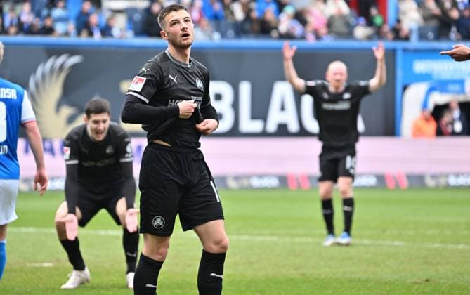 16 03 2024 Soccer Season 2023 2024 2 Soccer Bundesliga 26 Matchday FC Hansa Rostock FCH SpVgg Greuther Fürth Kleeblatt Sportfoto Zink xwoxzix DFL regulations prohibit any use of photographs as image sequences and or quasi video only for editorial use Lukas Petkov 16, SpVgg Greuther Fürth disappointed Disappointment