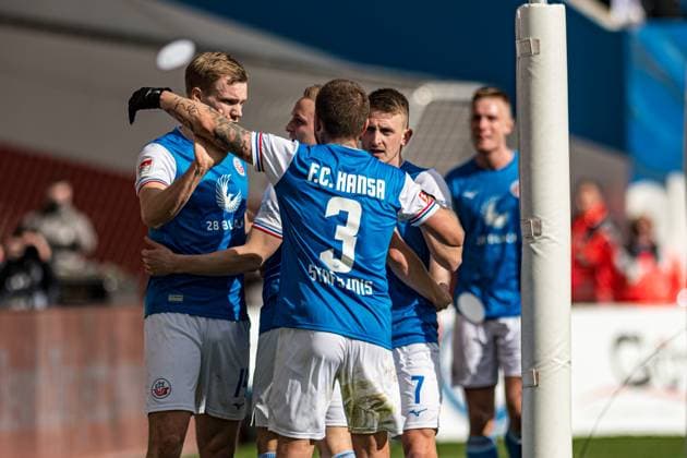 Rostock, Germany 16 March 2024 2 BL 2023 2024 FC Hansa Rostock vs Greuther Fürth In picture 1 v re Nico Neidhart Hansa Rostock cheers with his teammates after his goal for 1 0, DFL regulations prohibit any use of photographs as image sequences and or quasi video Copyright: xFotostandx xVoelkerx