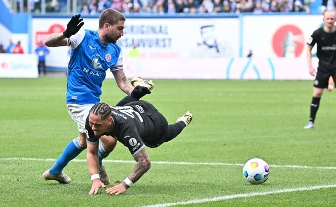 16 03 2024 Soccer Season 2023 2024 2 Soccer Bundesliga 26 Matchday FC Hansa Rostock FCH SpVgg Greuther Fürth Kleeblatt Sportfoto Zink xwoxzix DFL regulations prohibit any use of photographs as image sequences and or quasi video only for editorial use Konstantinos Stayfilidis 3, FC Hansa Rostock FCH Armindo Sieb 30, SpVgg Greuther Fürth