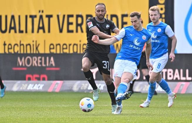 16 03 2024 Soccer Season 2023 2024 2 Soccer Bundesliga 26 Matchday FC Hansa Rostock FCH SpVgg Greuther Fürth Kleeblatt Sportfoto Zink xwoxzix DFL regulations prohibit any use of photographs as image sequences and or quasi video only for editorial use Julian Green 37, SpVgg Greuther Fürth Dennis Dressel 6, FC Hansa Rostock FCH