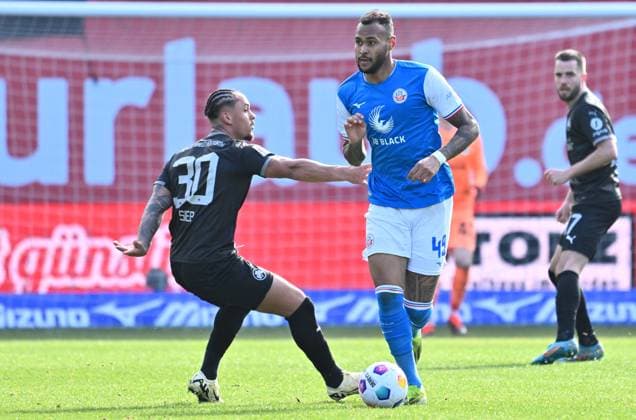 16 03 2024 Soccer Season 2023 2024 2 Soccer Bundesliga 26 Matchday FC Hansa Rostock FCH SpVgg Greuther Fürth Kleeblatt Sportfoto Zink xwoxzix DFL regulations prohibit any use of photographs as image sequences and or quasi video only for editorial use Armindo Sieb 30, SpVgg Greuther Fürth Junior Brumado 49, FC Hansa Rostock FCH