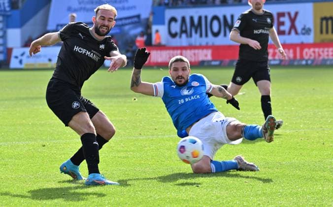 16 03 2024 Soccer Season 2023 2024 2 Soccer Bundesliga 26 Matchday FC Hansa Rostock FCH SpVgg Greuther Fürth Kleeblatt Sportfoto Zink xwoxzix DFL regulations prohibit any use of photographs as image sequences and or quasi video only for editorial use Simon Asta 2, SpVgg Greuther Fürth Konstantinos Stayfilidis 3, FC Hansa Rostock FCH