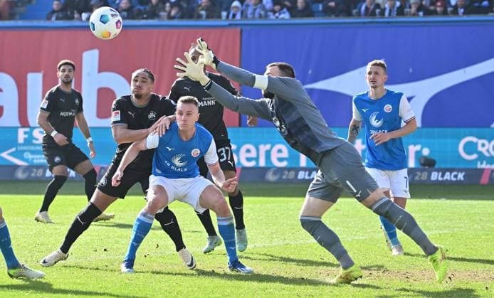 16 03 2024 Soccer Season 2023 2024 2 Soccer Bundesliga 26 Matchday FC Hansa Rostock FCH SpVgg Greuther Fürth Kleeblatt Sportfoto Zink xwoxzix DFL regulations prohibit any use of photographs as image sequences and or quasi video only for editorial use Armindo Sieb 30, SpVgg Greuther Fürth Markus Kolke 1, FC Hansa Rostock FCH