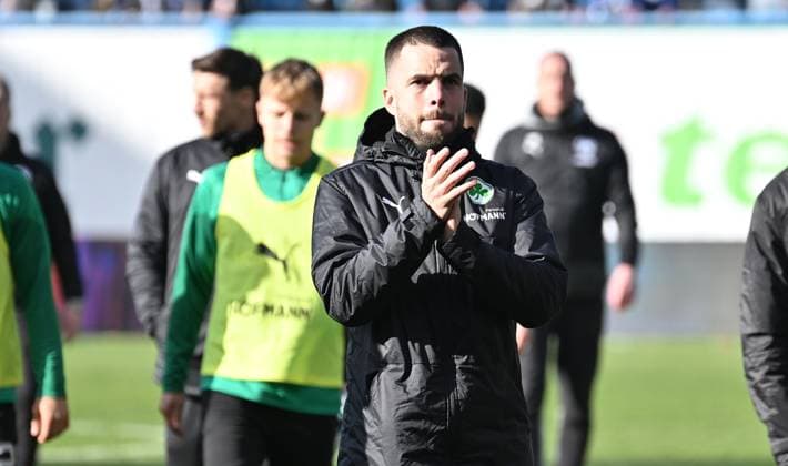 16 03 2024 Soccer Season 2023 2024 2 Soccer Bundesliga 26 Matchday FC Hansa Rostock FCH SpVgg Greuther Fürth Kleeblatt Sportfoto Zink xwoxzix DFL regulations prohibit any use of photographs as image sequences and or quasi video only for editorial use Niko Gießelmann Giesselmann 17, SpVgg Greuther Fürth after the end of the match