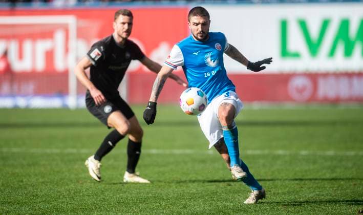 16 03 2024, Soccer, GER, Men, 2 Soccer Bundesliga, 2 Bundesliga, 2 FBL, Matchday 26, FC Hansa Rostock SpVgg Greuther Fürth 1 0 Konstantinos Stafylidis FC Hansa Rostock, re Rostock Ostseestadion Mecklenburg Vorpommern Germany