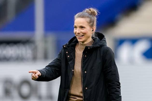 Tabea Kemme TV, expert for Sky Sport , single picture, single photo, action, action, joy, rejoice, rejoices, friendly, cheerful, happy, beaming, optimistic, gives instructions, gesticulates, gesticulating with arms, 16 03 2024, Sinsheim Germany , Football, Bundesliga, TSG 1899 Hoffenheim VfB Stuttgart, DFB DFL REGULATIONS PROHIBIT ANY USE OF PHOTOGRAPHS AS IMAGE SEQUENCES AND OR QUASI VIDEO xozx