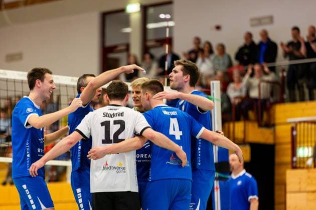 16 03 2024, GER, 2 BL Maenner Sued, Volleyball,Saison 2023 2024, Blue Volleys Gotha TUS Kriftel Volleyball Jubel bei Assmann, Christoph Blue Volleys Gotha Gorski, Tomasz Blue Volleys Gotha Stueckrad, Max Blue Volleys Gotha Werner, Robert Blue Volleys Gotha Krochmann, Hannes Blue Volleys Gotha Erik Niederluecke Blue Volleys Gotha 99867 Gotha Gotha Ernestiner Sporthalle Sp Thüringen Germany