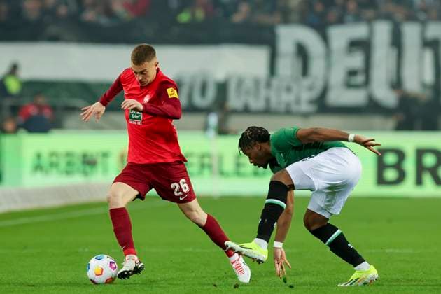 Filip Kaloc 1 FC Kaiserslautern and Bright Arrey Mbi Hannover 96 fight for the ball, 2 Bundesliga, Hannover 96 vs 1 FC Kaiserslautern, HDI Arena, 16 03 2024, Hannover, Germany