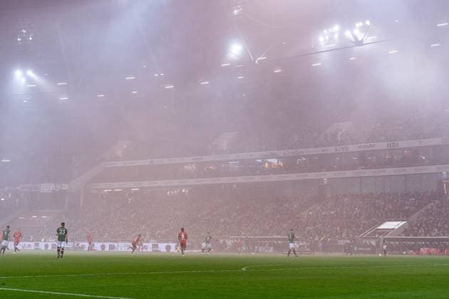Fog Fireworks Hannover 96 vs 1 FC Kaiserslautern, Football, Bundesliga 2, Matchday 26, 16 03 2024 DFL REGULATIONS PROHIBIT ANY OUSE OF PHOTOGRAPHS AS IMAGE SEQUENCES AND OR QUASI VIDEO Hannover 96 vs 1 FC Kaiserslautern, Football, Bundesliga 2, Matchday 26, 16 03 2024 Hannover Copyright: xEibner-Pressefoto BahhoxKarax EP_HAN
