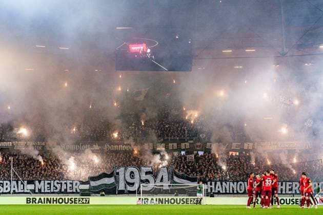 Fireworks Hannover 96 vs 1 FC Kaiserslautern, Football, Bundesliga 2, Matchday 26, 16 03 2024 DFL REGULATIONS PROHIBIT ANY OUSE OF PHOTOGRAPHS AS IMAGE SEQUENCES AND OR QUASI VIDEO Hannover 96 vs 1 FC Kaiserslautern, Football, Bundesliga 2, Matchday 26, 16 03 2024 Hannover Copyright: xEibner-Pressefoto BahhoxKarax EP_HAN