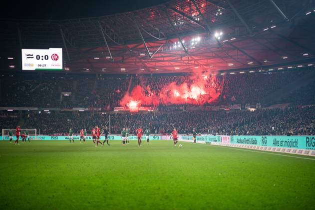 16 03 2024 Football, 2023 2024, 1 Bundesliga, Matchday 26, Hannover 96 1 FC Kaiserslautern Fans Kaiserslautern with pyrotechnics DFL REGULATIONS PROHIBIT ANY USE OF PHOTOGRAPHS AS IMAGE SEQUENCES AND OR QUASI VIDEO