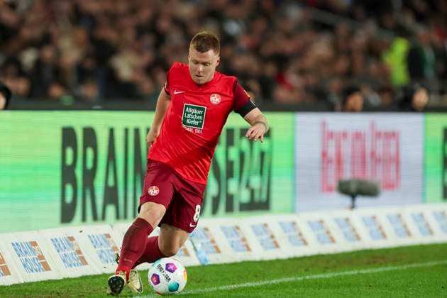 Jean Zimmer 1 FC Kaiserslautern controls the ball, 2 Bundesliga, Hannover 96 vs 1 FC Kaiserslautern, HDI Arena, 16 03 2024, Hannover, Germany