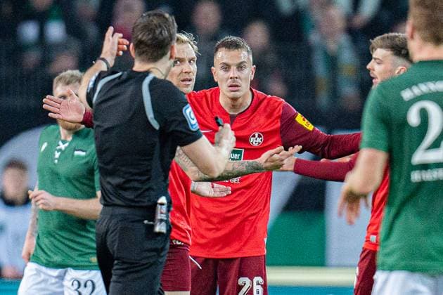 Julian Niehues 1 FC Kaiserslautern, 16 yellow card here Filip Kaloc 1 FC Kaiserslautern, 26 Hannover 96 vs 1 FC Kaiserslautern, Football, 2 Bundesliga, Matchday 26, 16 03 2024 DFL REGULATIONS PROHIBIT ANY OUSE OF PHOTOGRAPHS AS IMAGE SEQUENCES AND OR QUASI VIDEO Hannover 96 vs 1 FC Kaiserslautern, Football, 2 Bundesliga, Matchday 26, 16 03 2024 Hannover Copyright: xEibner-Pressefoto BahhoxKarax EP_HAN