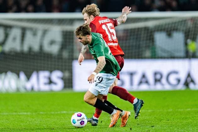 Kolja Nuno Oudenne Hannover 96, 29 Julian Niehues 1 FC Kaiserslautern, 16 Hannover 96 vs 1 FC Kaiserslautern, Football, 2 Bundesliga, Matchday 26, 16 03 2024 DFL REGULATIONS PROHIBIT ANY OUSE OF PHOTOGRAPHS AS IMAGE SEQUENCES AND OR QUASI VIDEO Hannover 96 vs 1 FC Kaiserslautern, Football, 2 Bundesliga, Matchday 26, 16 03 2024 Hannover Copyright: xEibner-Pressefoto BahhoxKarax EP_HAN