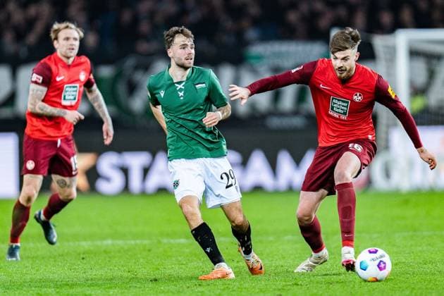 Kolja Nuno Oudenne Hannover 96, 29 Julian Niehues 1 FC Kaiserslautern, 16 Hannover 96 vs 1 FC Kaiserslautern, Football, 2 Bundesliga, Matchday 26, 16 03 2024 DFL REGULATIONS PROHIBIT ANY OUSE OF PHOTOGRAPHS AS IMAGE SEQUENCES AND OR QUASI VIDEO Hannover 96 vs 1 FC Kaiserslautern, Football, 2 Bundesliga, Matchday 26, 16 03 2024 Hannover Copyright: xEibner-Pressefoto BahhoxKarax EP_HAN