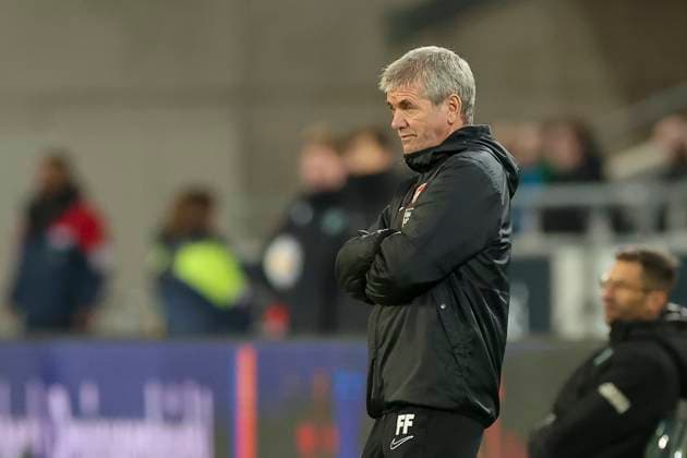 Coach Friedhelm Funkel 1 FC Kaiserslautern watches, 2 Bundesliga, Hannover 96 vs 1 FC Kaiserslautern, HDI Arena, 16 03 2024, Hannover, Germany