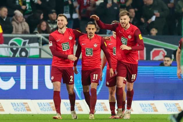 Kenny Prince Redondo 1 FC Kaiserslautern celebrates his goal with teammates, 2 Bundesliga, Hannover 96 vs 1 FC Kaiserslautern, HDI Arena, 16 03 2024, Hannover, Germany
