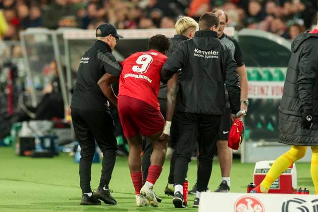 Ragnar Ache 1 FC Kaiserslautern leaves the pitch due to injury, 2 Bundesliga, Hannover 96 vs 1 FC Kaiserslautern, HDI Arena, 16 03 2024, Hannover, Germany