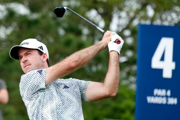PONTE VEDRA BEACH, FL - MARCH 16: PGA, Golf Herren golfer Nick Taylor plays his tee shot on the 4th hole during the third round of The Players Championship on March 16, 2024, at TPC Sawgrass in Ponte Vedra Beach, Florida. (Photo by Brian Spurlock Icon Sportswire) GOLF: MAR 16 PGA THE PLAYERS Championship EDITORIAL USE ONLY Icon24031616