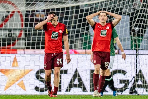 Shot by Tobias Raschl 1 FC Kaiserslautern, 20 on the crossbar Ron Robert Zieler Hannover 96, 1 Hannover 96 vs 1 FC Kaiserslautern, Football, 2 Bundesliga, Matchday 26, 16 03 2024 DFL REGULATIONS PROHIBIT ANY OUSE OF PHOTOGRAPHS AS IMAGE SEQUENCES AND OR QUASI VIDEO Hannover 96 vs 1 FC Kaiserslautern, Football, 2 Bundesliga, Matchday 26, 16 03 2024 Hannover Copyright: xEibner-Pressefoto BahhoxKarax EP_HAN