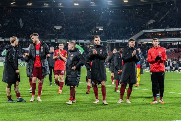 Kenny Prince Redondo 1 FC Kaiserslautern, 11 Filip Stojikovic 1 FC Kaiserslautern, 25 Julian Krahl 1 FC Kaiserslautern, 18 Hannover 96 vs 1 FC Kaiserslautern, Football, Bundesliga 2, Matchday 26, 16 03 2024 DFL REGULATIONS PROHIBIT ANY OUSE OF PHOTOGRAPHS AS IMAGE SEQUENCES AND OR QUASI VIDEO Hannover 96 vs 1 FC Kaiserslautern, Football, Bundesliga 2, Matchday 26, 16 03 2024 Hannover Copyright: xEibner-Pressefoto BahhoxKarax EP_HAN