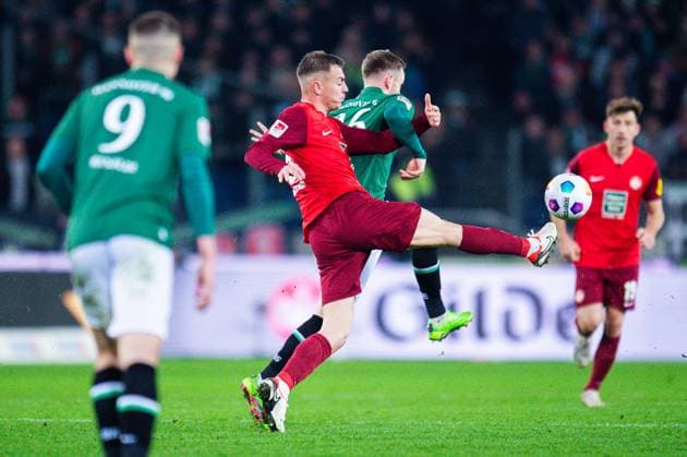 16 03 2024 Soccer, 2023 2024, 1 Bundesliga, Matchday 26, Hannover 96 1 FC Kaiserslautern L R Filip Kaloc Kaiserslautern , Cedric Teuchert Hannover DFL REGULATIONS PROHIBIT ANY USE OF PHOTOGRAPHS AS IMAGE SEQUENCES AND OR QUASI VIDEO