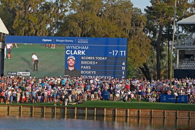 PONTE VEDRA BEACH, FL - MARCH 16: PGA, Golf Herren golfer Wyndham Clark gets ready to hit his second tee shot on the 17th hole after hitting his first tee shot in the water on the 17th hole during the third round of The Players Championship on March 16, 2024, at TPC Sawgrass in Ponte Vedra Beach, Florida. (Photo by Brian Spurlock Icon Sportswire) GOLF: MAR 16 PGA THE PLAYERS Championship EDITORIAL USE ONLY Icon24031657