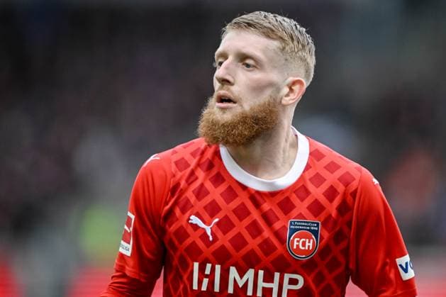 16 03 2024, Heidenheim, Germany, Voith Arena, 1 FC Heidenheim vs Borussia Moenchen Gladbach 1 Bundesliga, Jan Niklas Beste 1 FC Heidenheim 1846 Schaut Foto H Langer DFB DFL REGULATIONS PROHIBIT ANY USE OF PHOTOGRAPHS AS IMAGE SEQUENCES AND OR QUASI VIDEO Heidenheim Voith Arena Germany 541_FCHBGM20240316_229 Langer-541