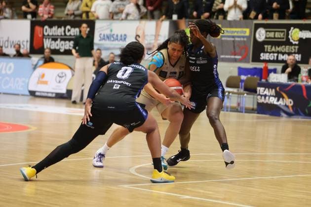 16 03 2024, Basketball, Women, Cup Final Tournament of the Womens Basketball Bundesliga, Season 2023 2024, Semifinals, Saarlouis Royals Owner Angels Nördlingen, Destiny Littleton Saarlouis Royals , Erika Davenport Owner Angels Nördlingen , Mariam Hasle Lagemann Owner Angels Nördlingen Saarlouis Stadtgartenhalle Saarland Germany EN