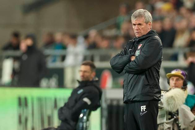 Coach Friedhelm Funkel 1 FC Kaiserslautern watches, 2 Bundesliga, Hannover 96 vs 1 FC Kaiserslautern, HDI Arena, 16 03 2024, Hannover, Germany