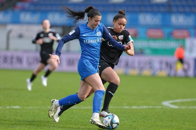 from left Vildan Kardesler SV Meppen, 27 and Samantha Stiglmair FC Ingolstadt 04, 27 in a duel, dynamic, action, action, game scene, THE DFB REGULATIONS PROHIBIT ANY USE OF PHOTOGRAPHS AS IMAGE SEQUENCES AND OR QUASI VIDEO , 17 03 2024, Meppen Germany , Football, 2 Womens Bundesliga, SV Meppen FC Ingolstadt 04 xobx
