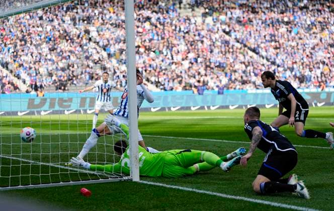 Germany, Berlin, 17 03 2024, Olympic Stadium, Hertha BSC vs FC Schalke 04 2 Bundesliga, Haris Tabakovic Hertha Berlin scores the teams first goal Berlin Olympic Stadium Berlin Germany eu-images-659