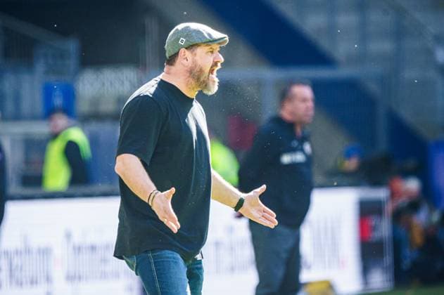 Steffen Baumgart Hambuger SV, Coach GER, Hamburger SV vs SV Wehen Wiesbaden, Football, 2 Bundesliga, Matchday 26, Season 2023 2024, 17 03 2024 DFL REGULATIONS PROHIBIT ANY USE OF PHOTOGRAPHS AS IMAGE SEQUENCES AND OR QUASI VIDEO GER, Hamburger SV vs SV Wehen Wiesbaden, Football, 2 Bundesliga, Matchday 26, Season 2023 2024, 17 03 2024 Hamburg Copyright: xEibner-Pressefoto MarcelxvonxFehrnx EP_MFN