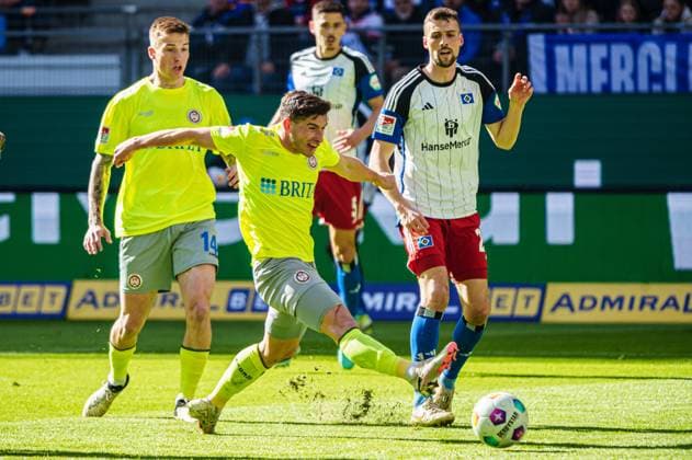 Goal shot Goal chance Robin Heusser SV Wehen Wiesbaden, 07 GER, Hamburger SV vs SV Wehen Wiesbaden, Football, 2 Bundesliga, Matchday 26, Season 2023 2024, 17 03 2024 DFL REGULATIONS PROHIBIT ANY USE OF PHOTOGRAPHS AS IMAGE SEQUENCES AND OR QUASI VIDEO GER, Hamburger SV vs SV Wehen Wiesbaden, Football, 2 Bundesliga, Matchday 26, Season 2023 2024, 17 03 2024 Hamburg Copyright: xEibner-Pressefoto MarcelxvonxFehrnx EP_MFN