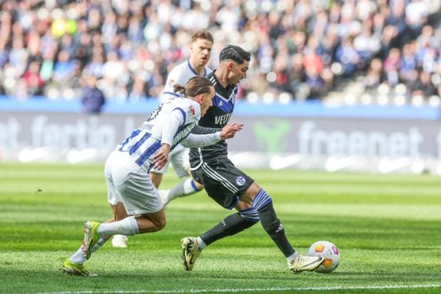 17 03 2024, Soccer, 2 Bundesliga, Matchday 26, Season 2023 2024, Hertha BSC FC Schalke 04, f l Michal Karbownik Hertha BSC , Yusuf Kabadayi FC Schalke 04 Berlin Olympiastadion Berlin Germany xRHR PHOTO TRx Copyright: RHR-FOTOx RHR-FOTO TR