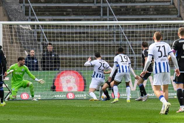Haris Tabakovic Hertha BSC, 25 , 2 1, Goal, Hertha BSC FC Schalke 04, 2 Bundesliga, Football, DFB, Season 2023 2024, 26 Matchday, Olympia Stadion Berlin, DFB DFL REGULATIONS PROHIBIT ANY USE OF PHOTOGRAPHS AS IMAGE SEQUENCES AND OR QUASI VIDEO, 17 03 2024, Copyright: HMBxMedia UwexKoch