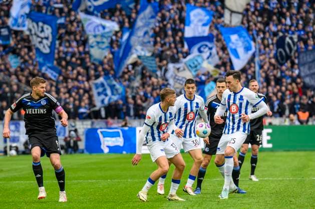 v l Marton Dardai Hertha BSC, 31 , Ibrahim Maza Hertha BSC, 30 , Haris Tabakovic Hertha BSC, 25 , Hertha BSC FC Schalke 04, 2 Bundesliga, Football, DFB, Season 2023 2024, 26 Matchday, Olympia Stadion Berlin, DFB DFL REGULATIONS PROHIBIT ANY USE OF PHOTOGRAPHS AS IMAGE SEQUENCES AND OR QUASI VIDEO, 17 03 2024, Copyright: HMBxMedia UwexKoch