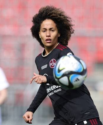 17 03 2024 Soccer Season 2023 2024 1 Womens Soccer Bundesliga 16 Matchday 1 FC Nürnberg FCN Club SC Freiburg Sportfoto Zink DaMa xdaxmax Amira Arfaoui 74, 1 FC Nürnberg FCN looks at ball