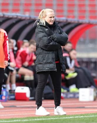 17 03 2024 Soccer Season 2023 2024 1 Womens Soccer Bundesliga 16 Matchday 1 FC Nürnberg FCN Club SC Freiburg Sportfoto Zink DaMa xdaxmax Theresa Merk Trainerin , SC Freiburg nachdenklich